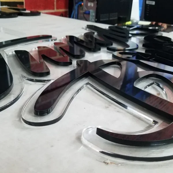 Chữ Mica Cắt Laser CNC Đa Dạng Màu Sắc Các loại chữ mica phổ biến tại Quảng Cáo 24h