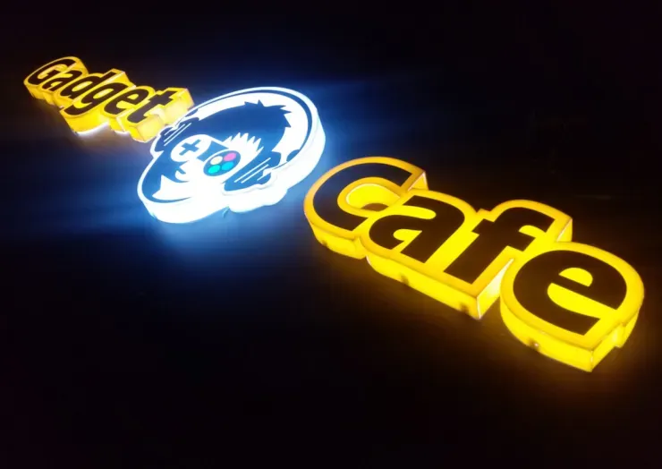 Chữ Nổi Quảng Cáo 3D Theo Yêu Cầu Mica Alu Inox Chữ nổi hắt chân là loại biển hiệu tạo hiệu ứng ánh sáng phía sau chữ