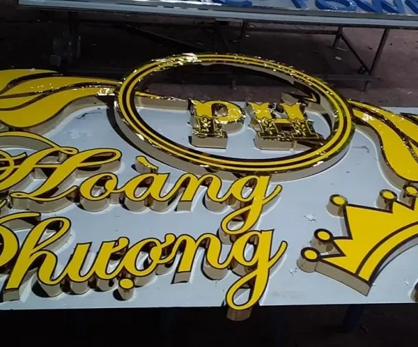 Chữ Nổi Quảng Cáo 3D Theo Yêu Cầu Mica Alu Inox Tại Quảng Cáo 24h, chúng tôi cung cấp dịch vụ làm chữ nổi theo yêu cầu với quy trình chuyên nghiệp và hiệu quả