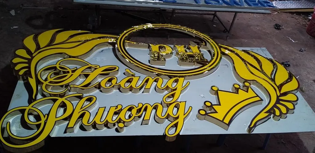 Chữ Nổi Quảng Cáo 3D Theo Yêu Cầu Mica Alu Inox Tại Ad Pro, chúng tôi cung cấp dịch vụ làm chữ nổi theo yêu cầu với quy trình chuyên nghiệp và hiệu quả